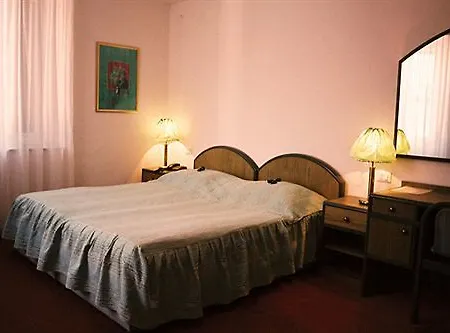 Hotell Lucija 3*