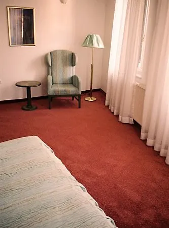 Hotel Lucija 3*